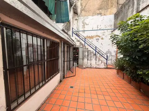 VENTA | 4 DORMITORIOS | A RECICLAR | SIN EXPENSAS | 2 PATIOS | CENTRO ROSARIO