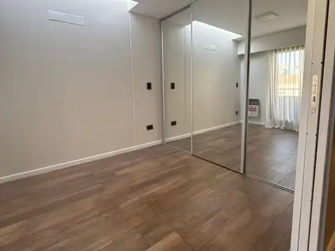 Departamento en Alquiler con 1 cocheras
