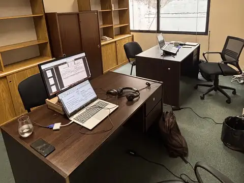Oficina 6 ambientes con 2 baños