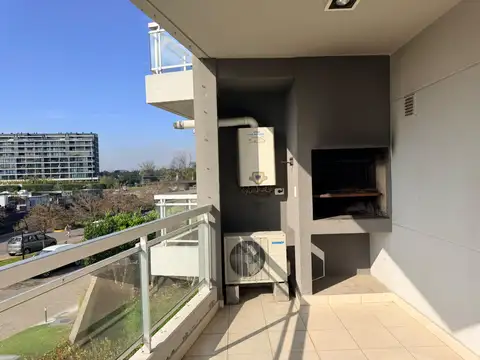 Venta Departamento 2 ambientes en Edificio Ribera Nordelta- Parrilla - Cochera