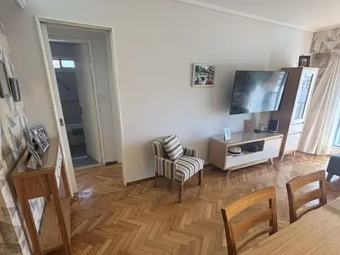 Venta | Departamento de 3 Ambientes con Cochera Fija y Baulera – Frente sobre Av. Corrientes