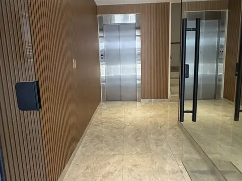 Galvan 3500, Piso 1
