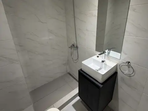 Galvan 3500, Piso 1