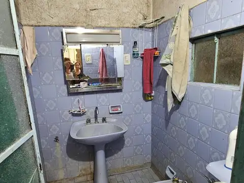 140 nro 20, entre Av 32 y 33, San Carlos
