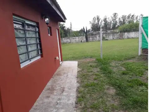 Casa 3 ambientes con 1 baño