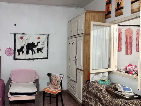 Casa 7 ambientes con 2 baños