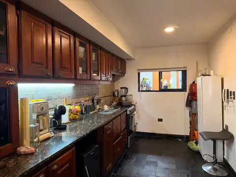 Casa 7 ambientes con 3 baños