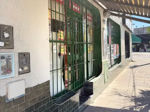 LOCAL AV. VENANCIO CASTRO FRENTE A YPF