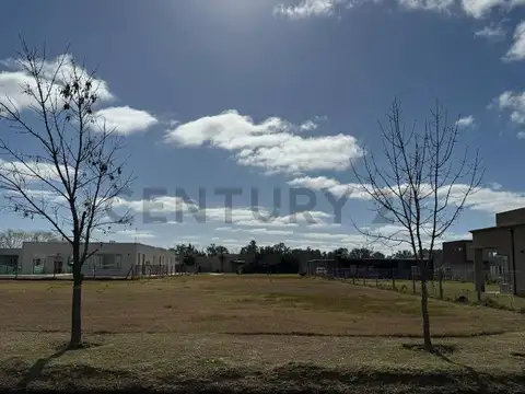 EXCELENTE LOTE EN VENTA EN BARRIO SANTA ISABEL 2 INGERIERO MASCHWITZ BARRIO CERR