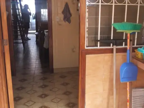 422 - TRIPLEX 3 DORMITORIOS + COCHERA + BALCON - DANIEL PIZARRO PROPIEDADES