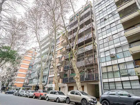 Peña al 2800 entre Austria y Pasaje Bollini