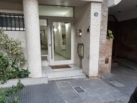 Departamento bcon fces  luminoso contrafrente c/ cocina y lavadero indep. 