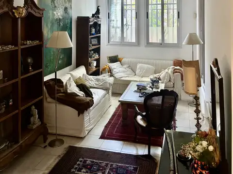 CASA EN VENTA EN NUÑEZ CON MUY BUEN DISEÑO Y EXCELENTE TERRAZA CON PARRILLA Y PEQUEÑA PISCINA
