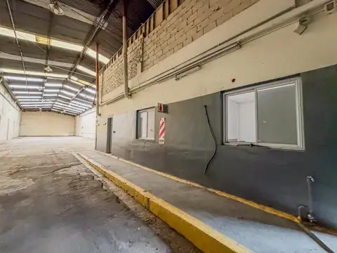 ALQUILER DEPOSITO - POMPEYA - 590 m2 - MIXTURA 4