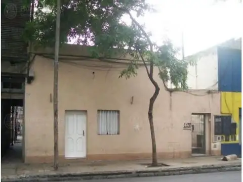 MUY BUEN TERRENO PARA DEPOSITO O VIVIENDA