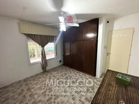 Casaquinta en alquiler | Manuel de Falla N°2656 entre Manny y Bach | Barrio El Cazador