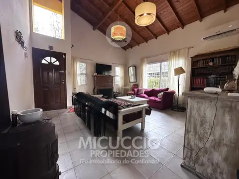 Casaquinta en alquiler | Manuel de Falla N°2656 entre Manny y Bach | Barrio El Cazador