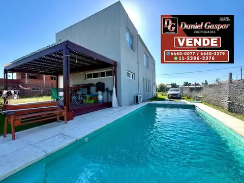 VENTA – CASA 5 AMBIENTES C/PISCINA – BARRIO PARQUE MATHEU
