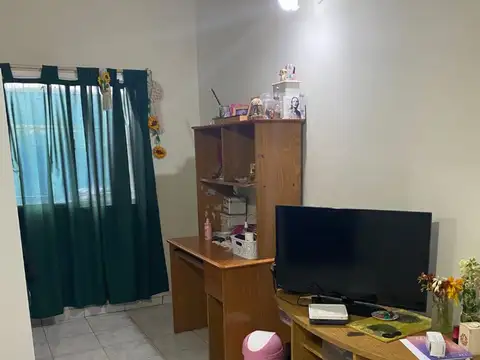Casa 5 ambientes con 1 baño