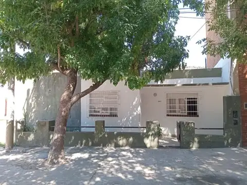 CASA CON GALPON