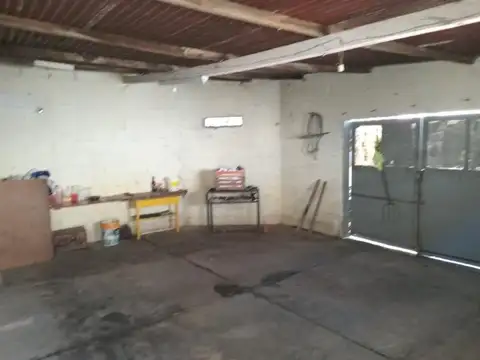 Casa 6 ambientes con 1 baño