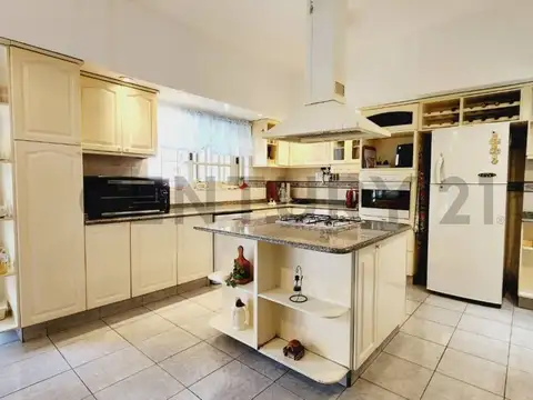 Pedro José Luis Zavatarro 4200, Piso 0