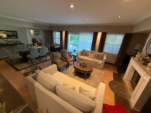 Casa 5 ambientes con 4 baños
