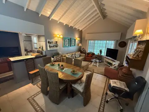 Casa en Venta con 1 cochera