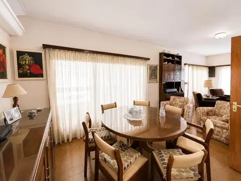 VENTA DEPARTAMENTO PISO RAMOS MEJIA 5 AMBIENTES PARRILLA COCHERAS