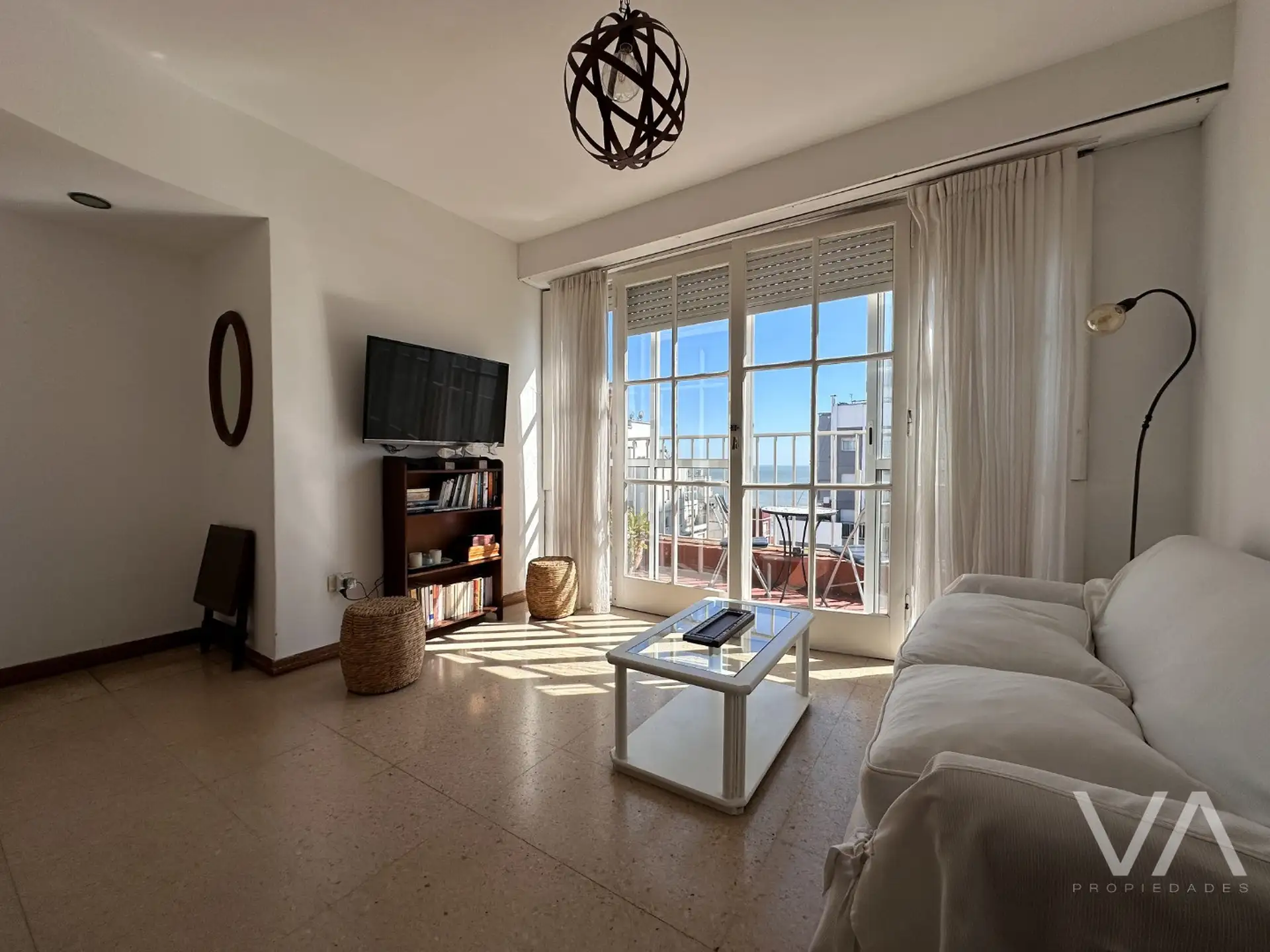 Depto 4 amb, 78m² con cochera — Zona Güemes
