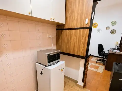 VENTA -CASA DE 4 AMBIENTES CON PATIO Y TERRAZA - LANUS OESTE
