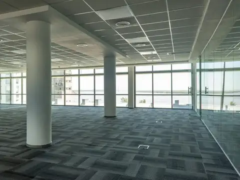 Oficina en Venta con 4 cocheras