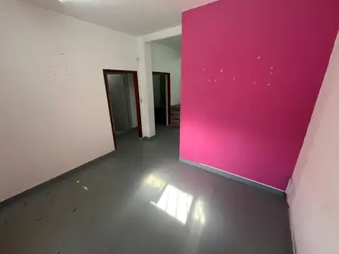 Local en Alquiler en Jose Leon Suarez, $ 750.000