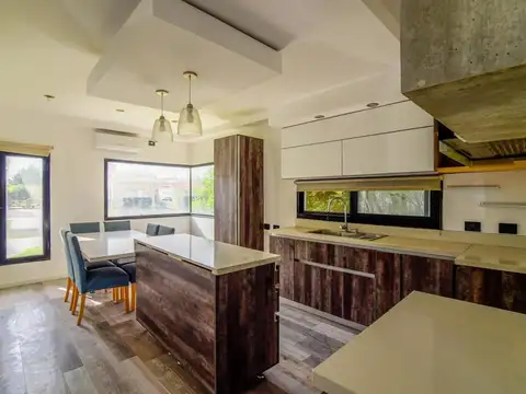 Casa en Venta en Santa Rita, USD 195.000