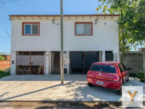 Casa en venta - 7 dormitorios 5 baños y 2 cocheras - 300mts2  totales - Villa Elvira