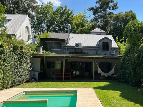 Cómoda casa con lindo jardín y pileta.  Cerca del rio y reserva ecológica