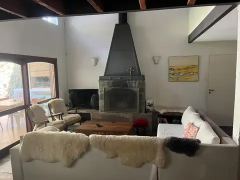 Casa en Alquiler de 4 dormitorios