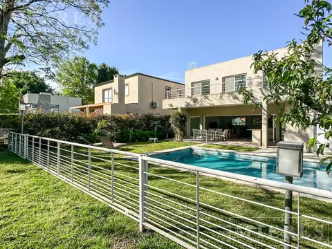 Casa en Venta en Club Privado Loma Verde, USD 320.000