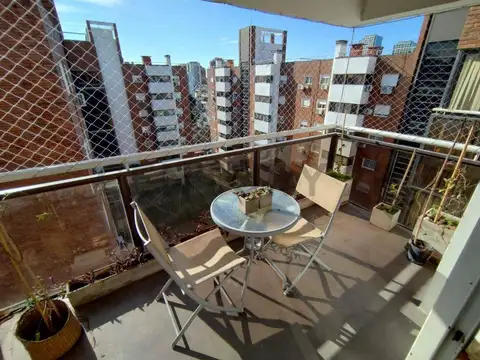 VENTA BAJO BELGRANO 4 AMB. con cochera y baulera.