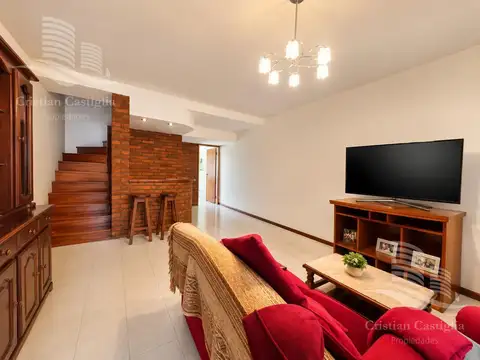 Casa en Venta con 1 cochera