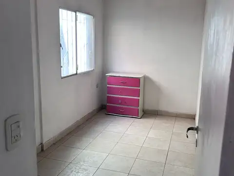 Casa 6 ambientes con 1 baño