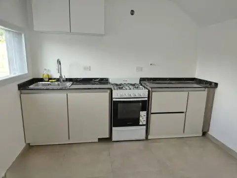 Depto Tipo Casa en Alquiler de 3 ambientes