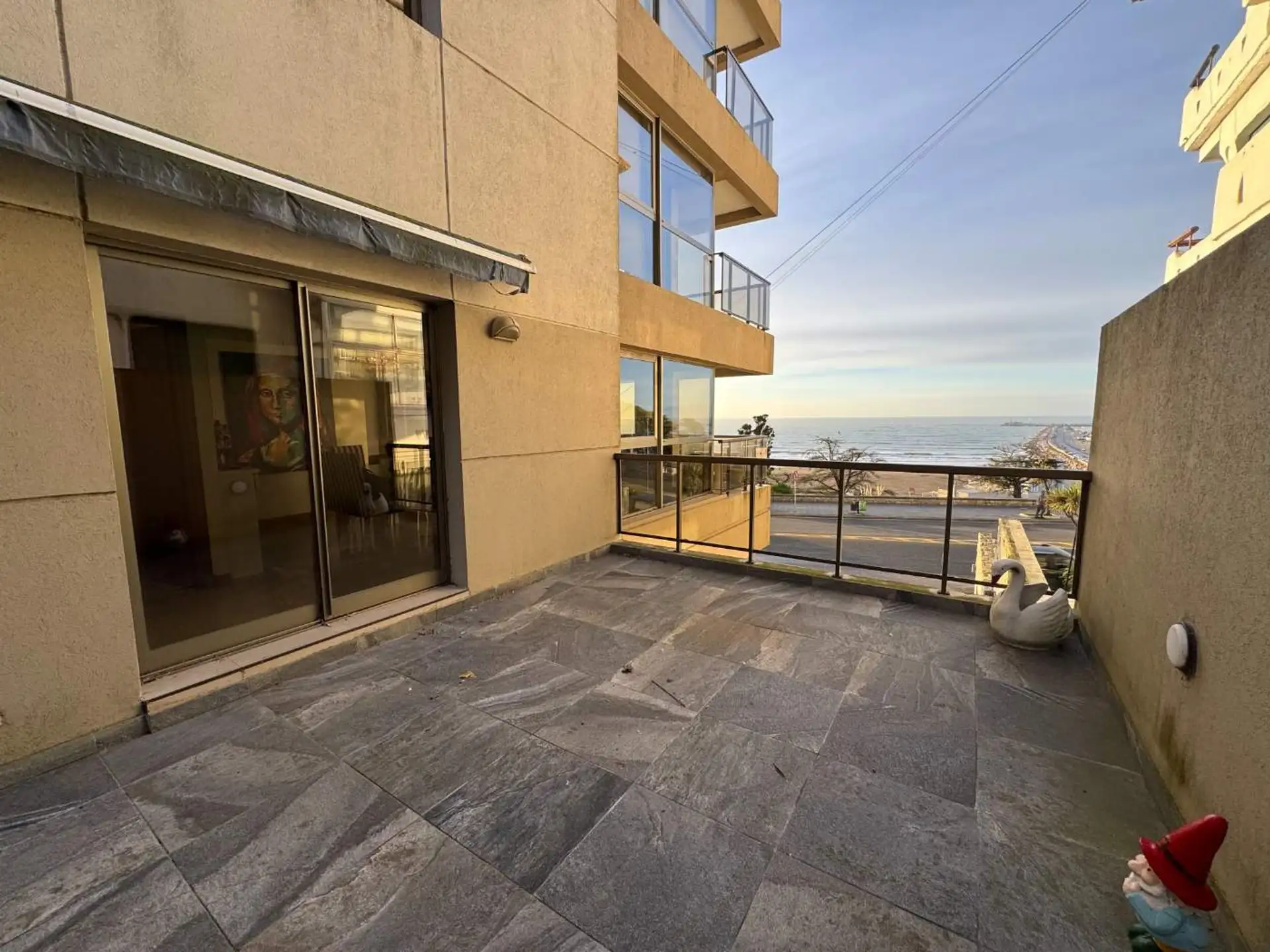 VENTA 3 amb c/ cochera y vista al mar Playa Grande
