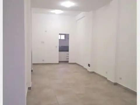 OPORTUNIDAD VENTA LOCAL EN RAMOS MEJIA  EN AV. DE MAYO