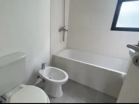 Casa en Alquiler con 1 cochera