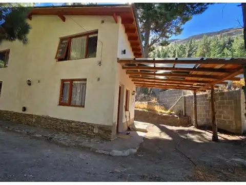 Casa 5 ambientes con 2 baños