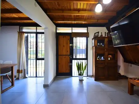 Casa 3 ambientes con 2 baños