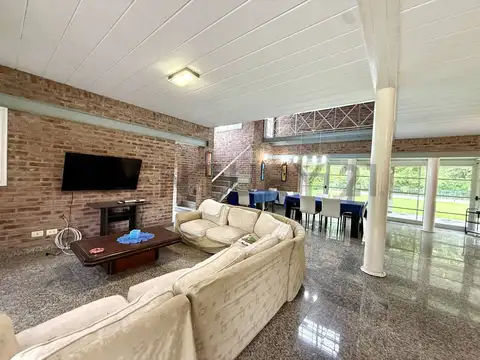 Casa en Alquiler de 3 dormitorios