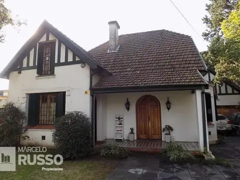 Importante Chalet Inglés C/ Piscina