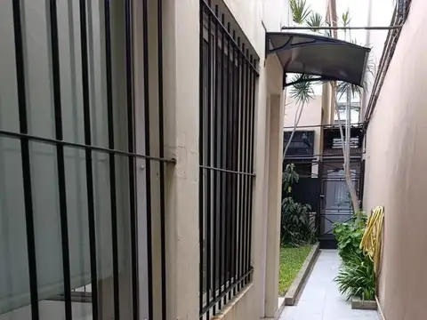 Depto Tipo Casa 4 ambientes con 2 baños